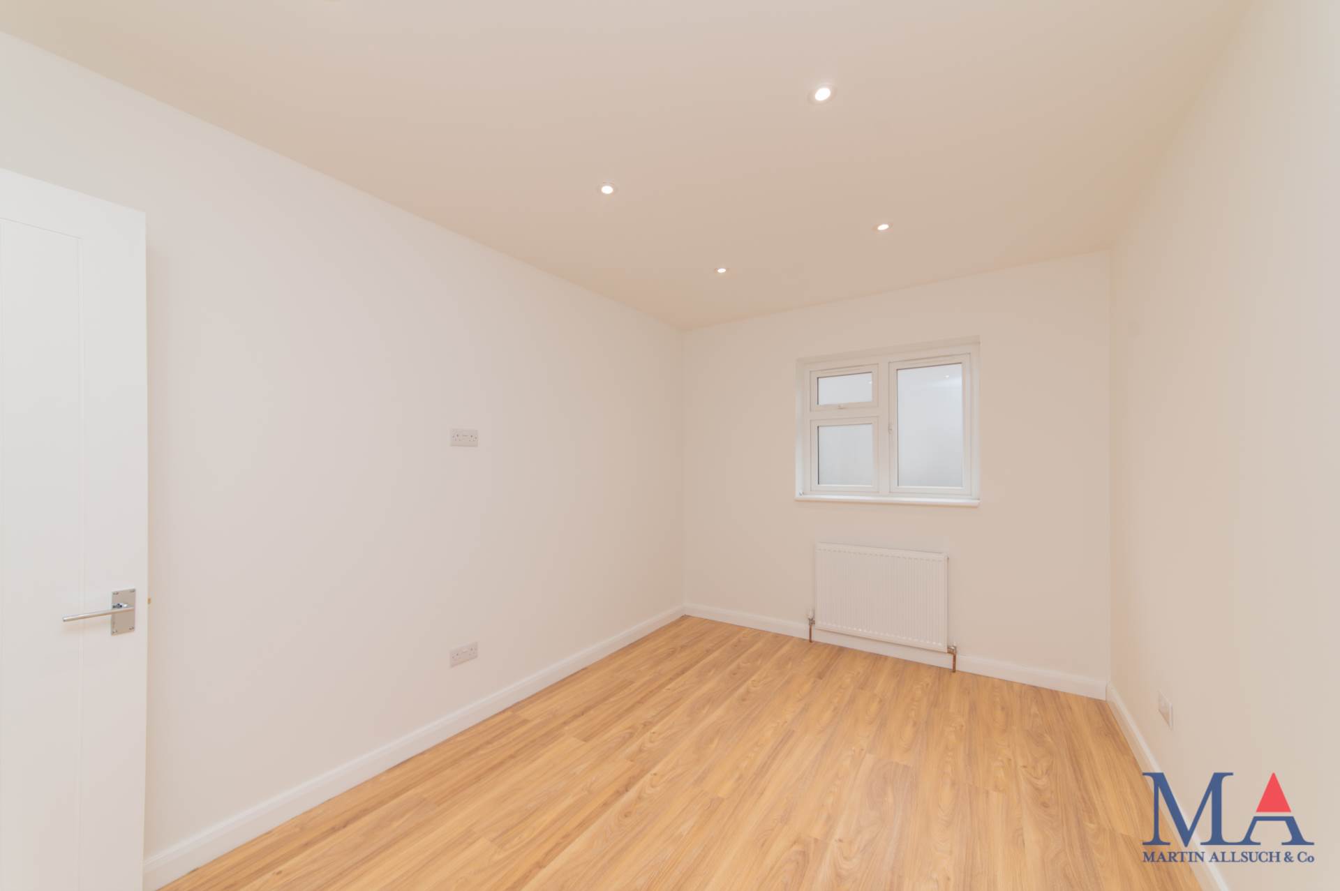 Additional Property Image 3 bedroom Detached Bungalow for sale in St Albans 18