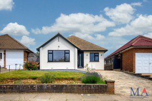 3 bedroom Detached Bungalow for sale in St Albans