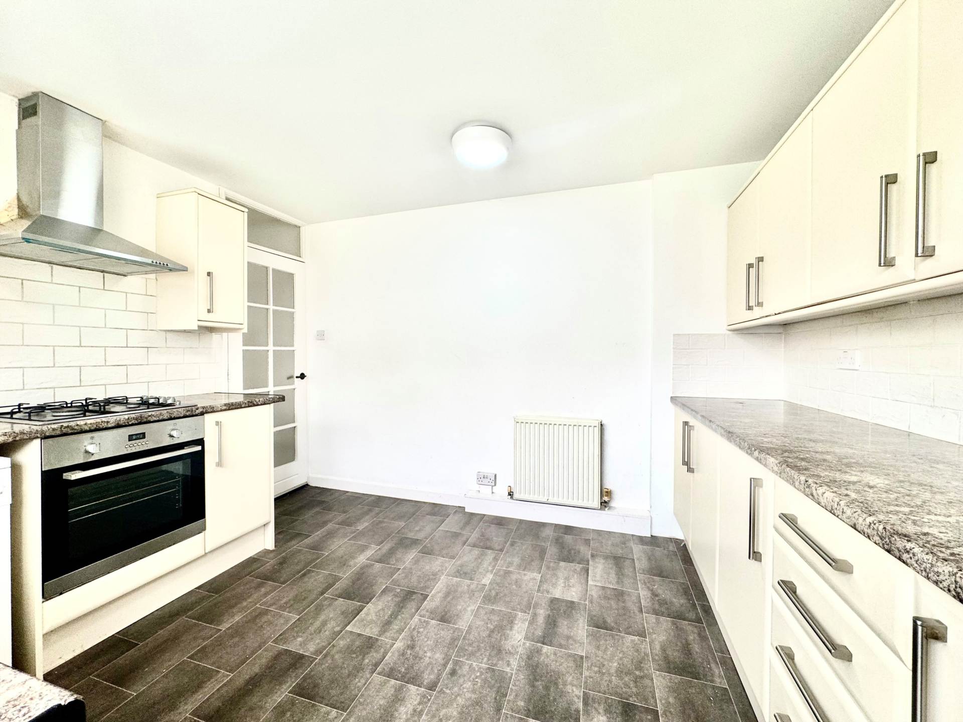 Additional Property Image 2 bedroom Maisonette for sale in Borehamwood 6