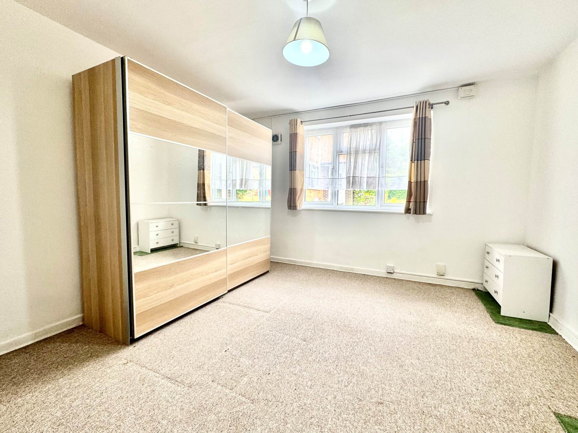Additional Property Image 2 bedroom Maisonette for sale in Borehamwood 8