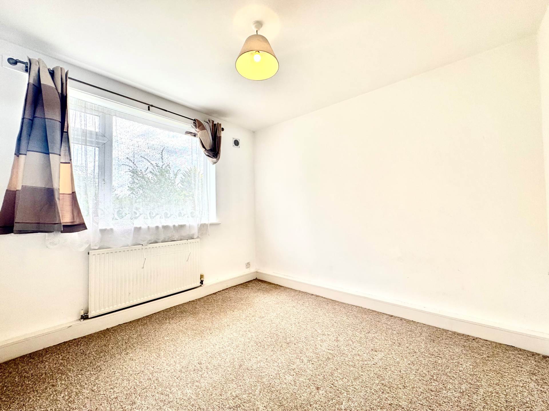 Additional Property Image 2 bedroom Maisonette for sale in Borehamwood 9