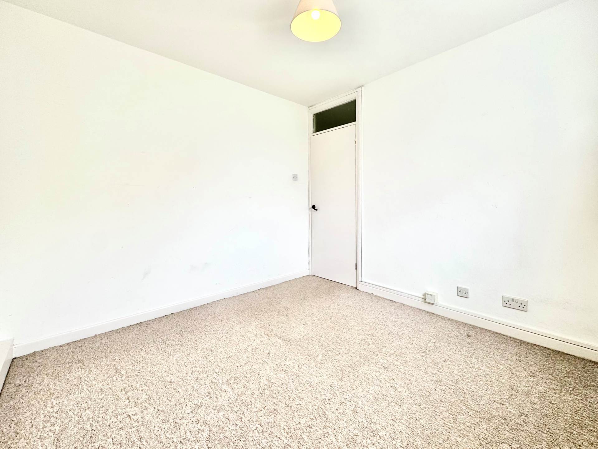 Additional Property Image 2 bedroom Maisonette for sale in Borehamwood 10