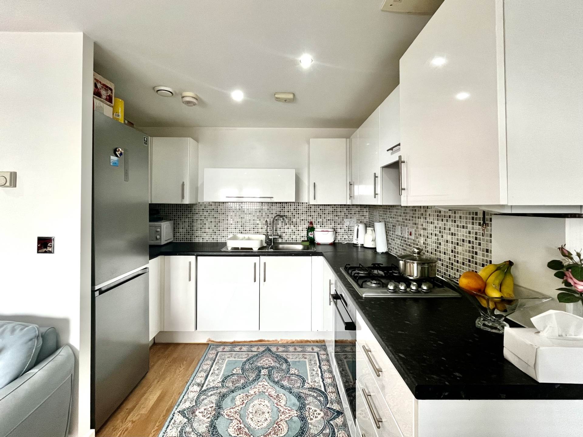 Additional Property Image 2 bedroom Flat for sale in Borehamwood 5