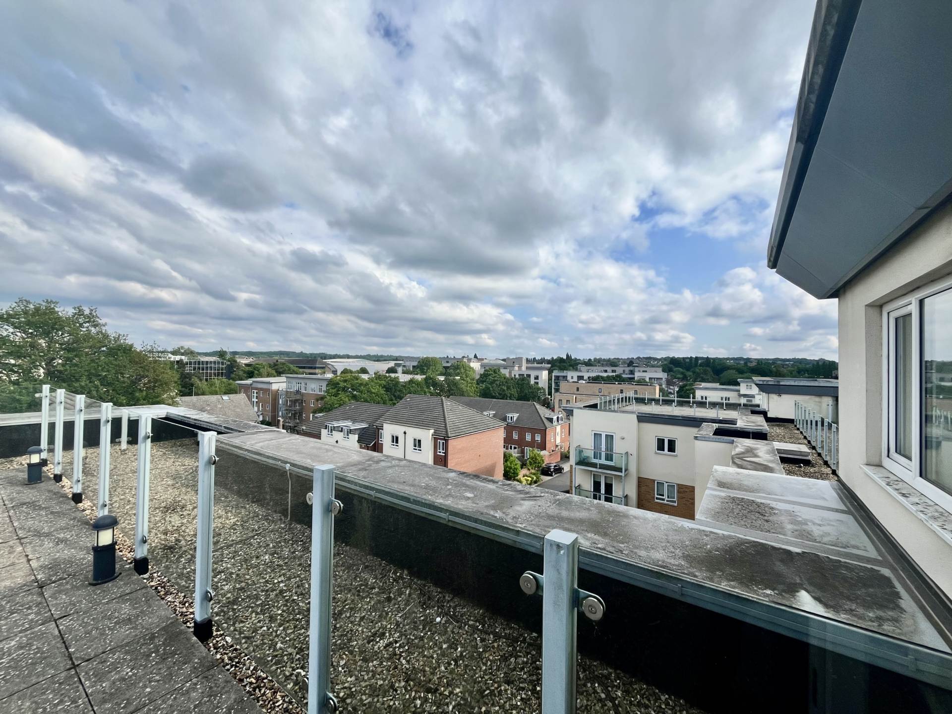 Additional Property Image 2 bedroom Flat for sale in Borehamwood 12
