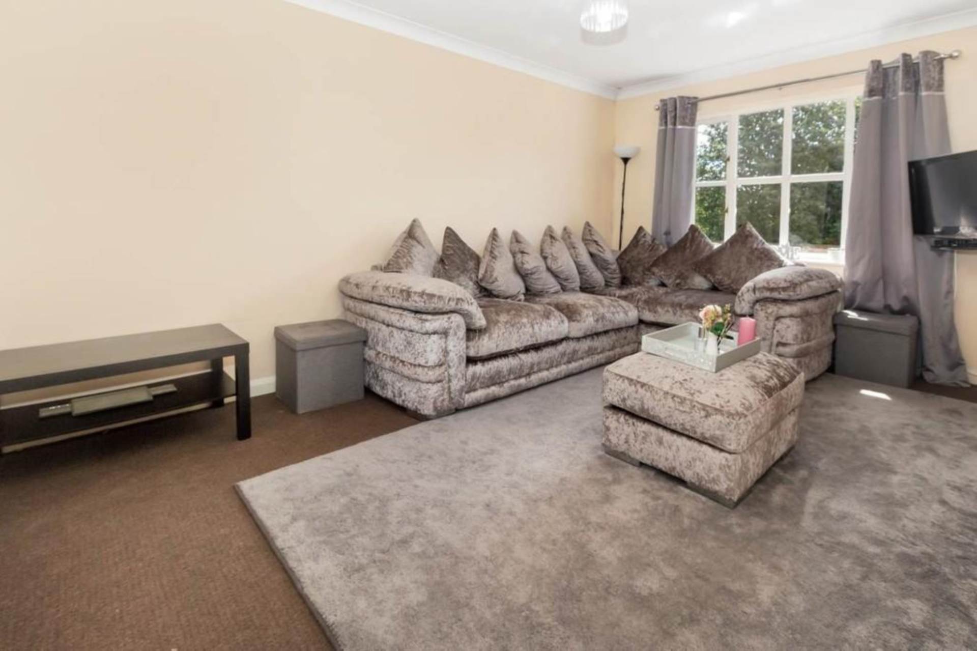 Additional Property Image 1 bedroom Maisonette for sale in Luton 3