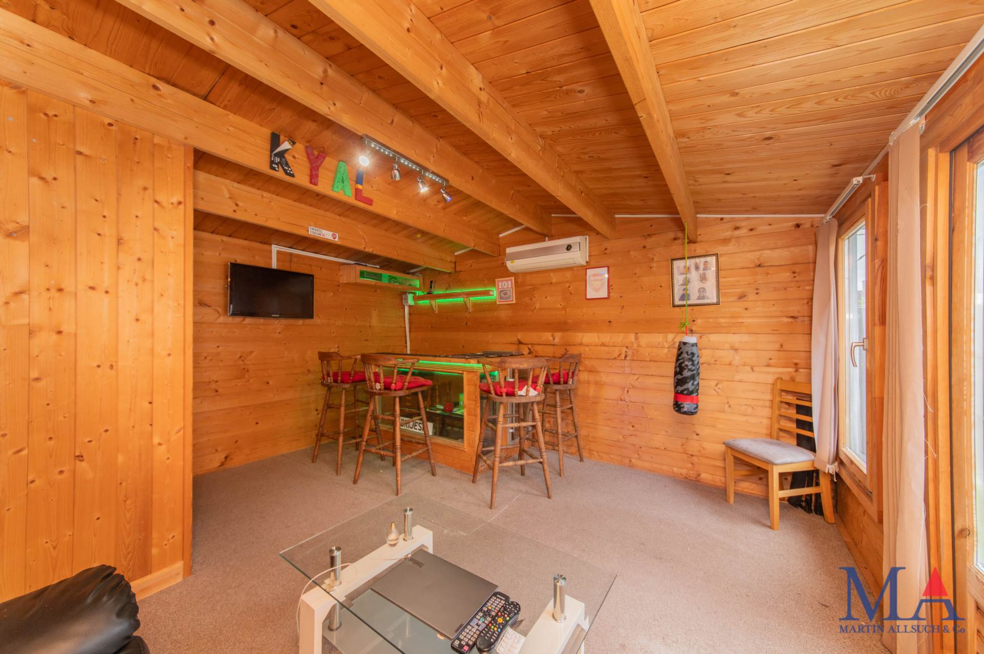 Additional Property Image 4 bedroom Terraced for sale in Borehamwood 6