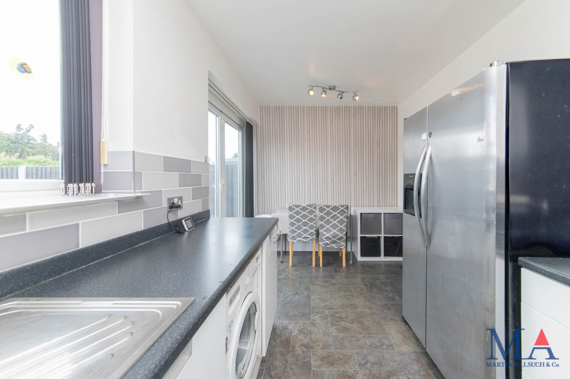 Additional Property Image 4 bedroom Terraced for sale in Borehamwood 10