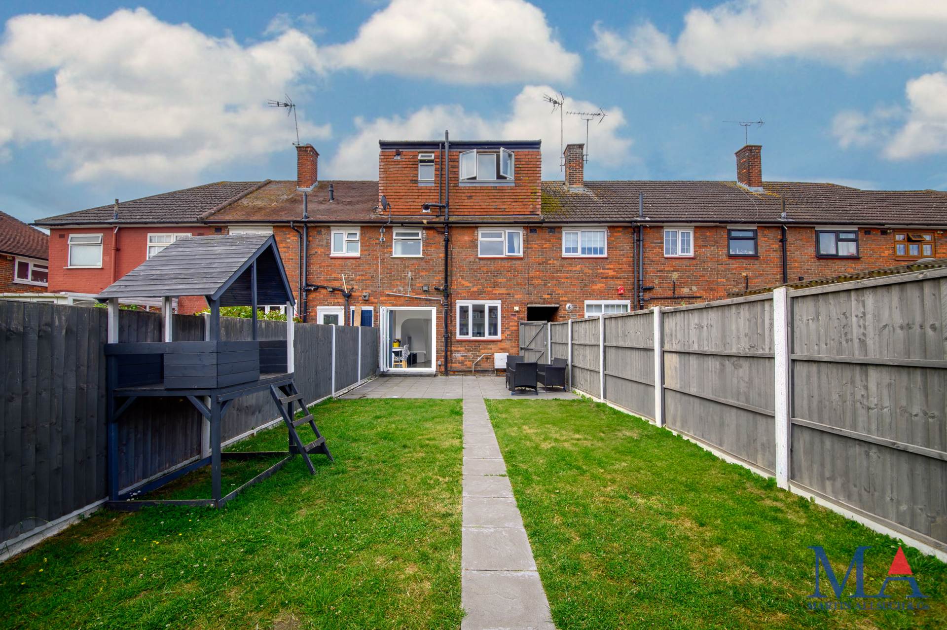 Additional Property Image 4 bedroom Terraced for sale in Borehamwood 13