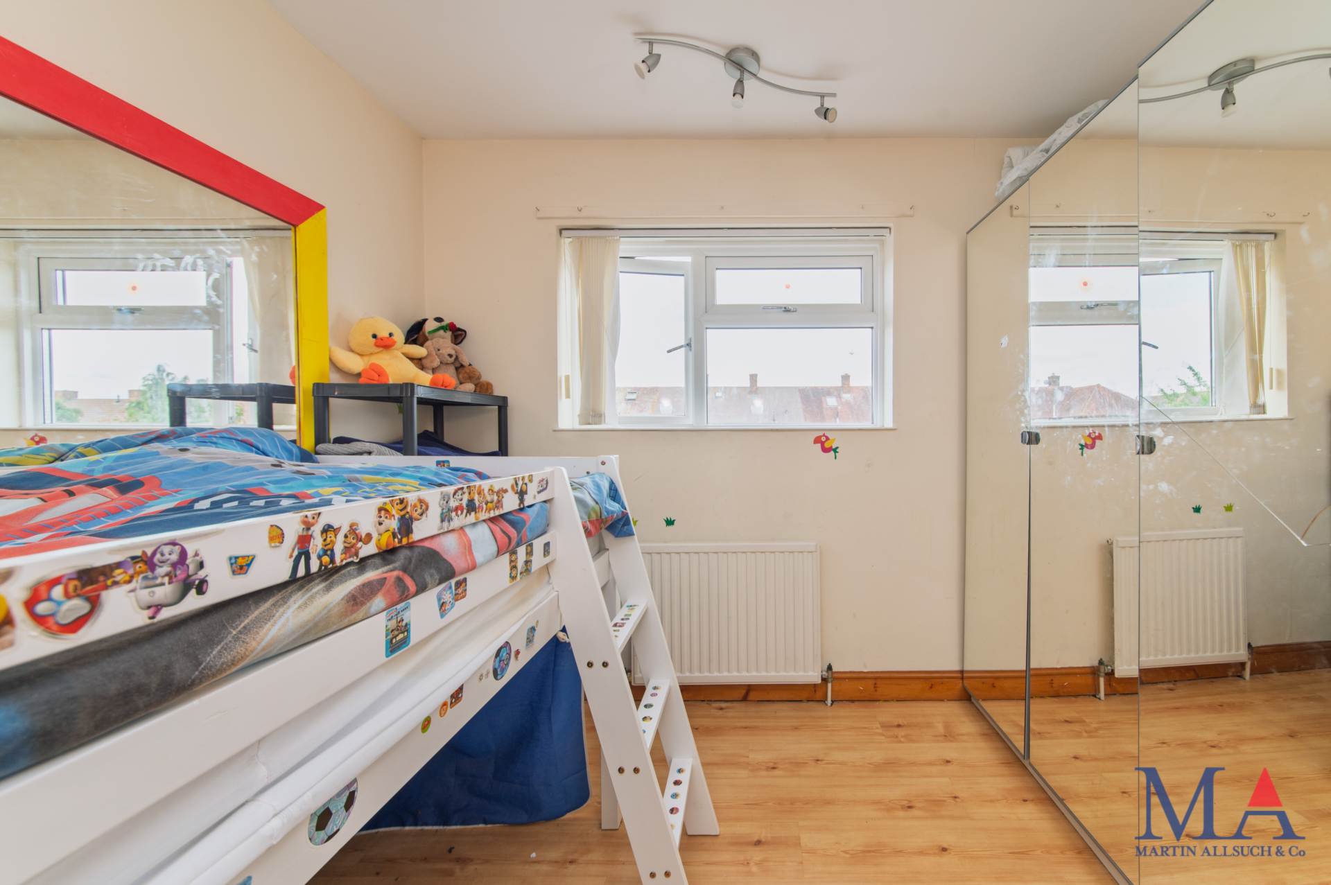 Additional Property Image 4 bedroom Terraced for sale in Borehamwood 15
