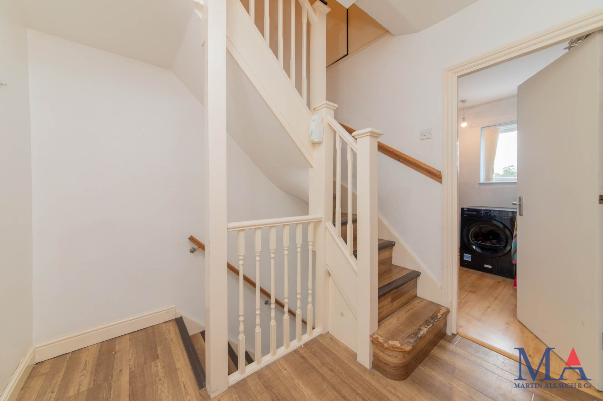 Additional Property Image 4 bedroom Terraced for sale in Borehamwood 18