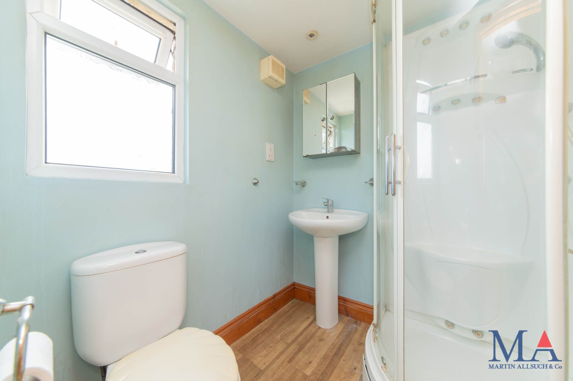 Additional Property Image 4 bedroom Terraced for sale in Borehamwood 21