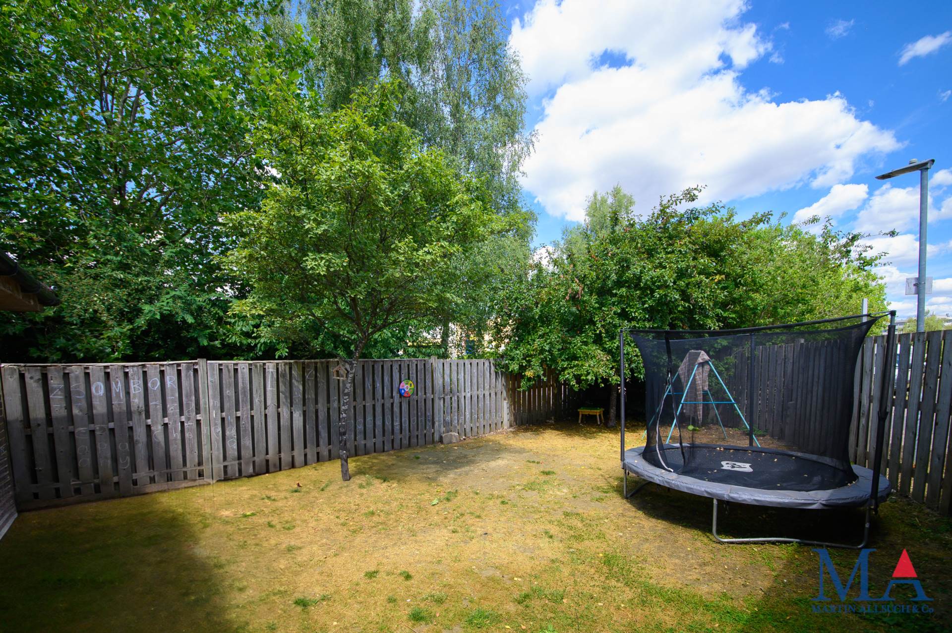 Additional Property Image 3 bedroom Flat for sale in Borehamwood 18