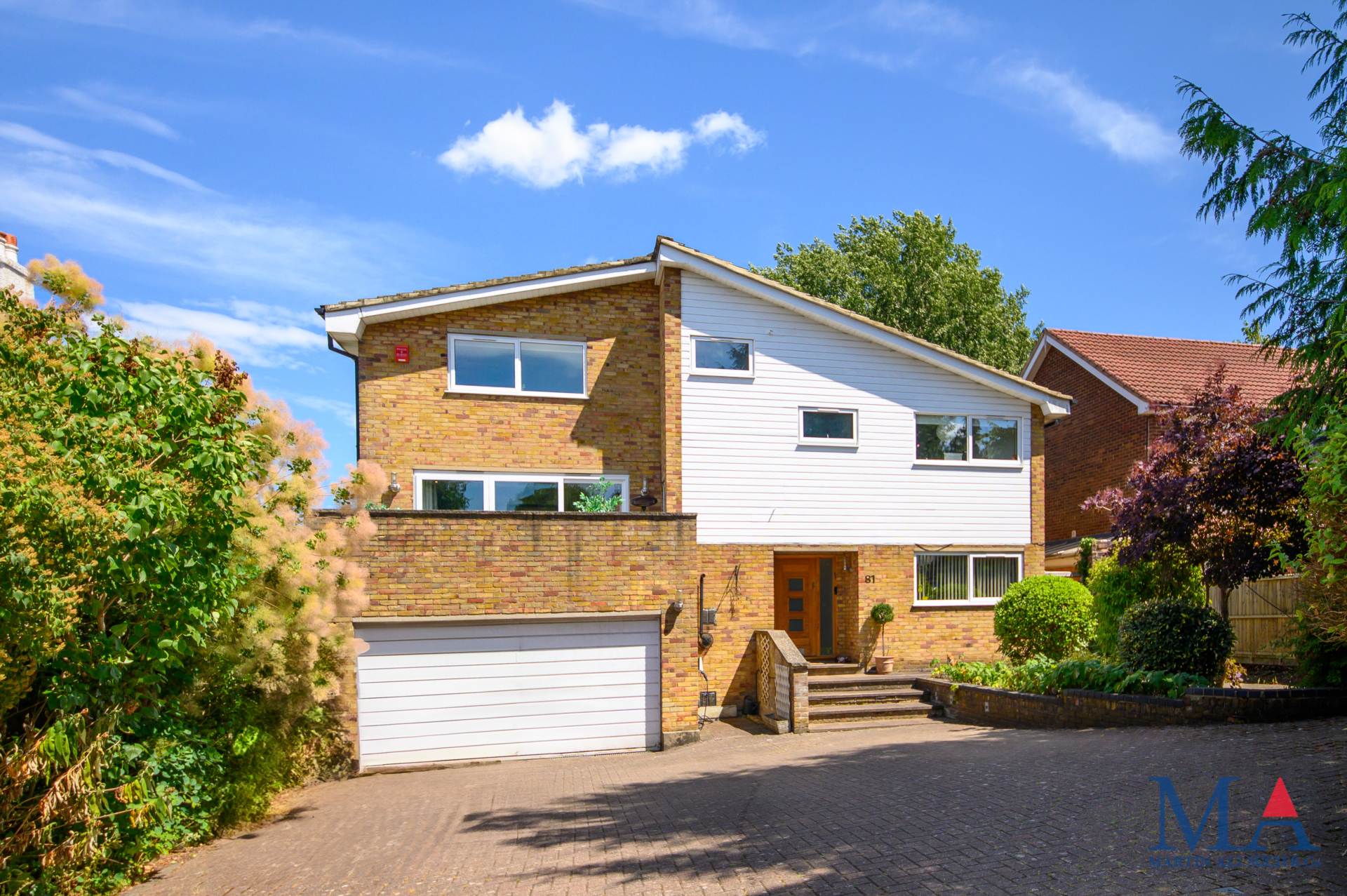 Additional Property Image 5 bedroom Detached for sale in Borehamwood 3