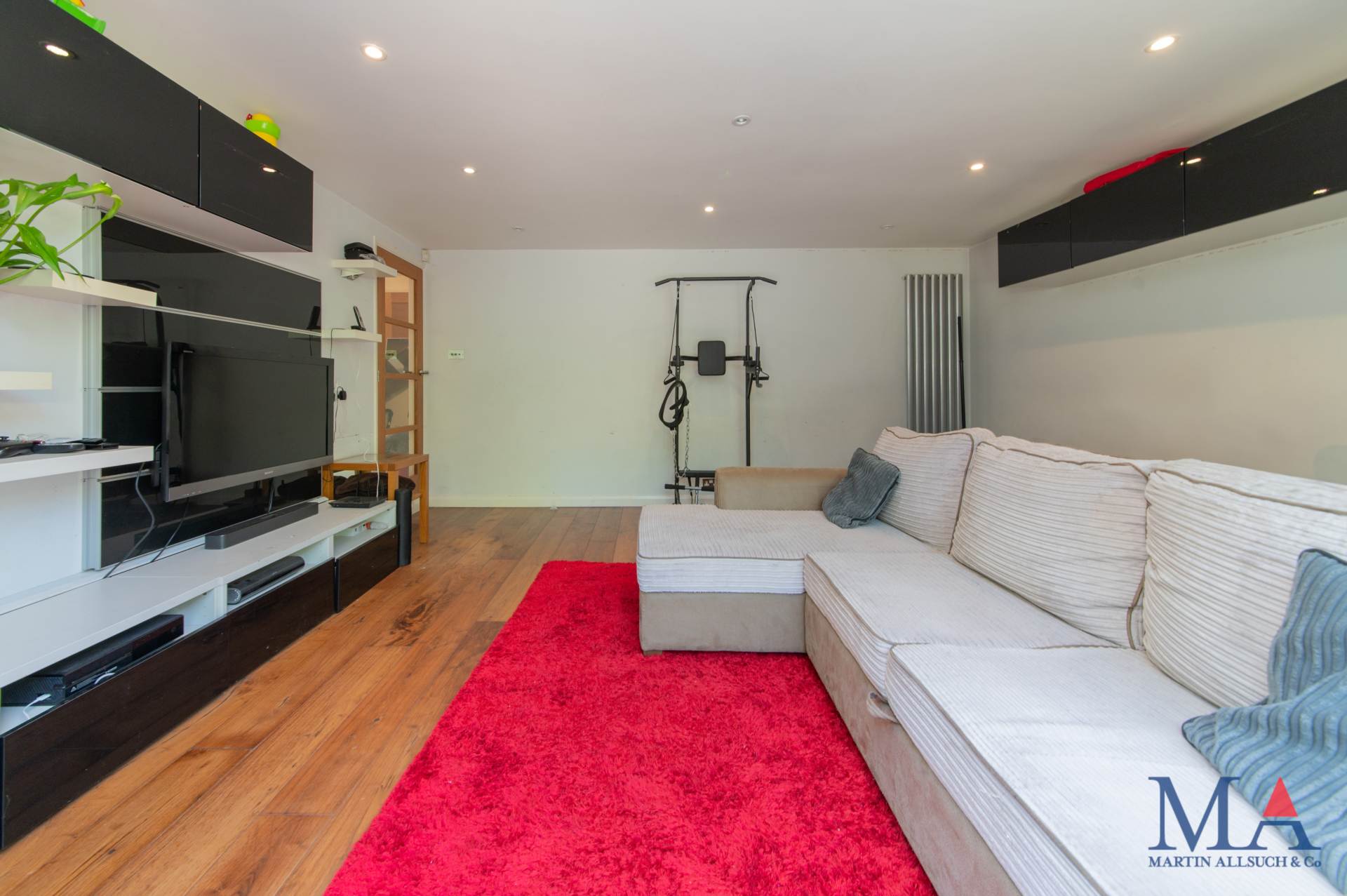 Additional Property Image 5 bedroom Detached for sale in Borehamwood 13