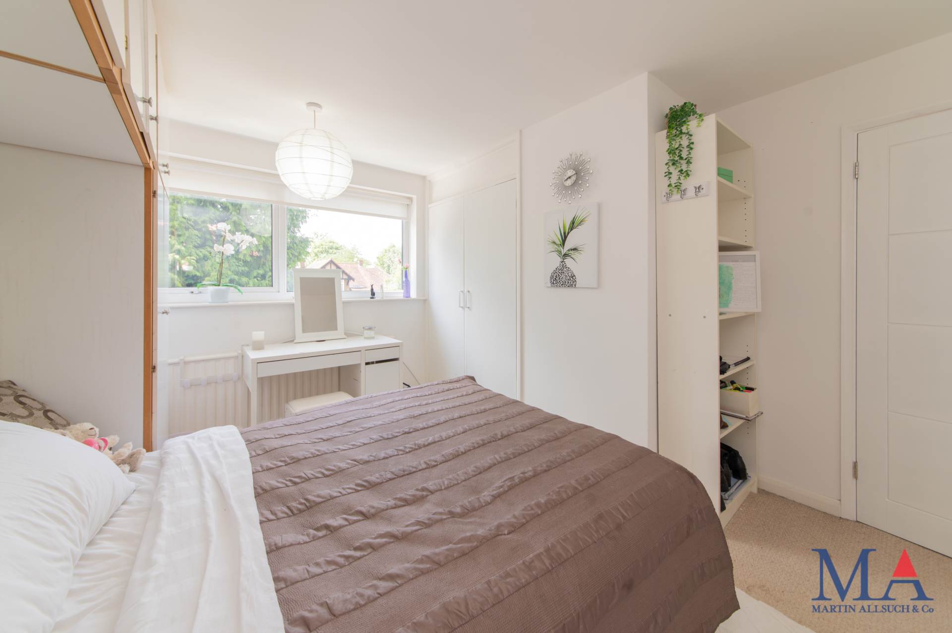 Additional Property Image 5 bedroom Detached for sale in Borehamwood 21