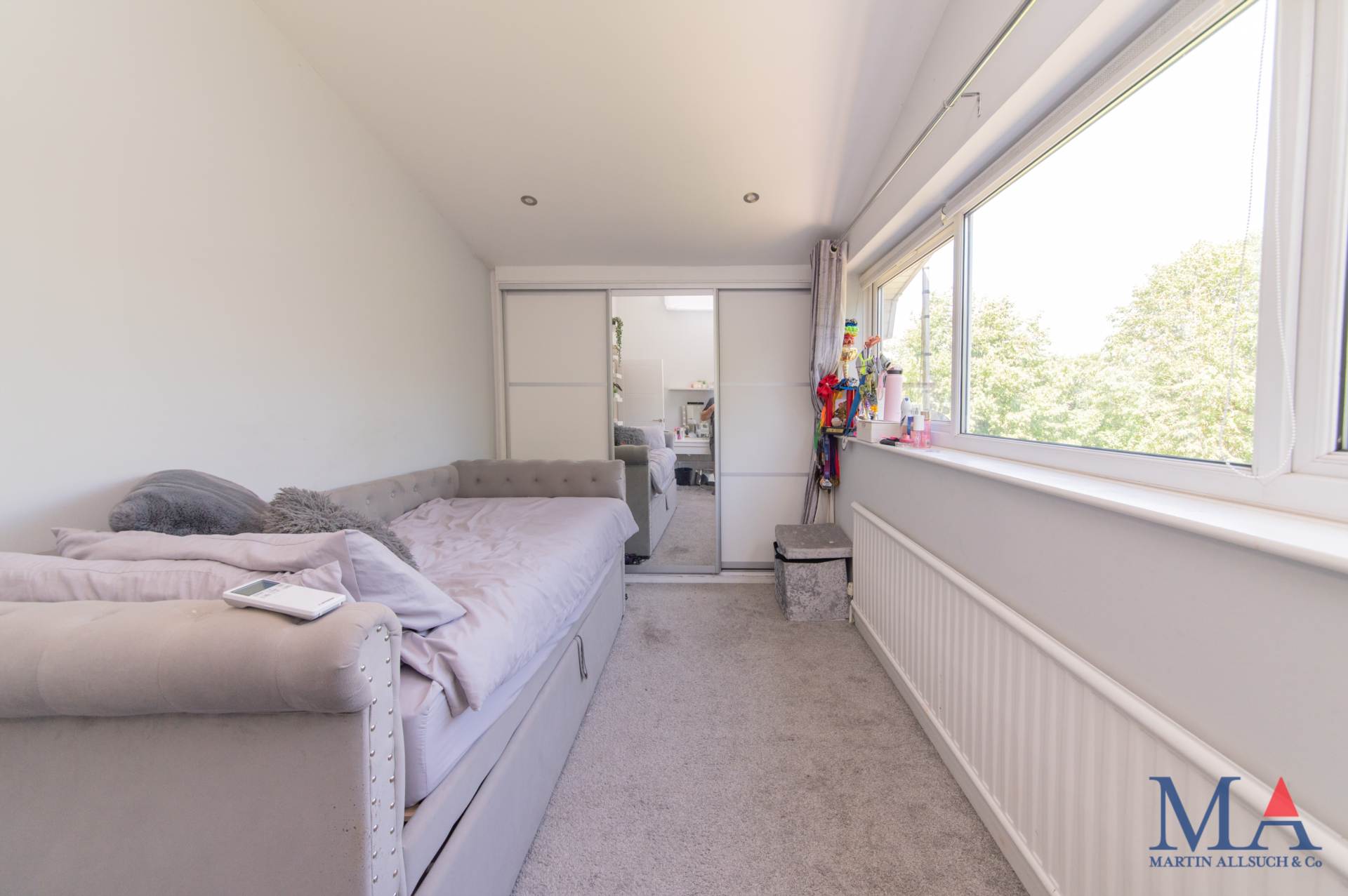 Additional Property Image 5 bedroom Detached for sale in Borehamwood 30