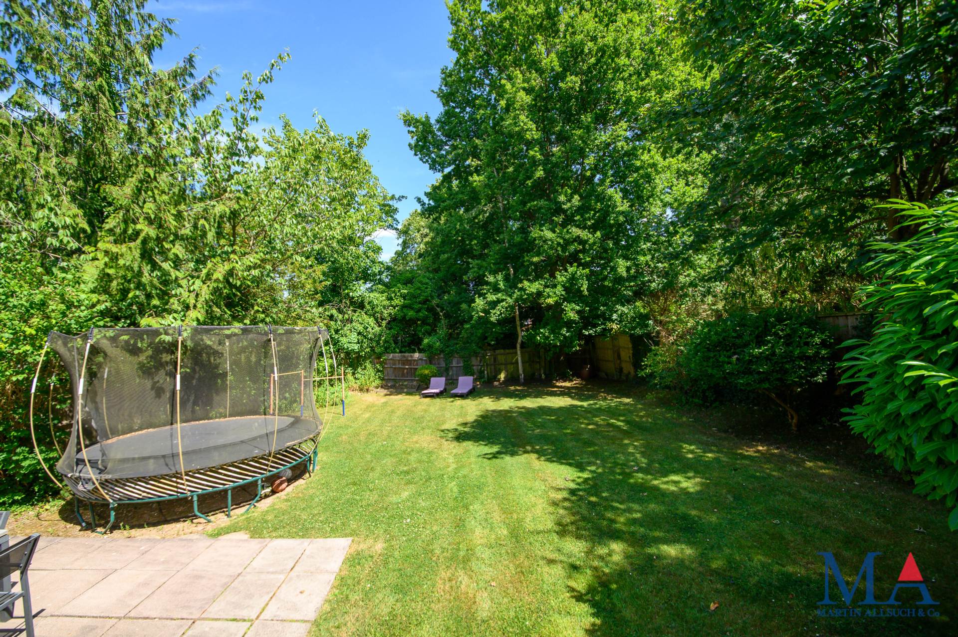 Additional Property Image 5 bedroom Detached for sale in Borehamwood 36