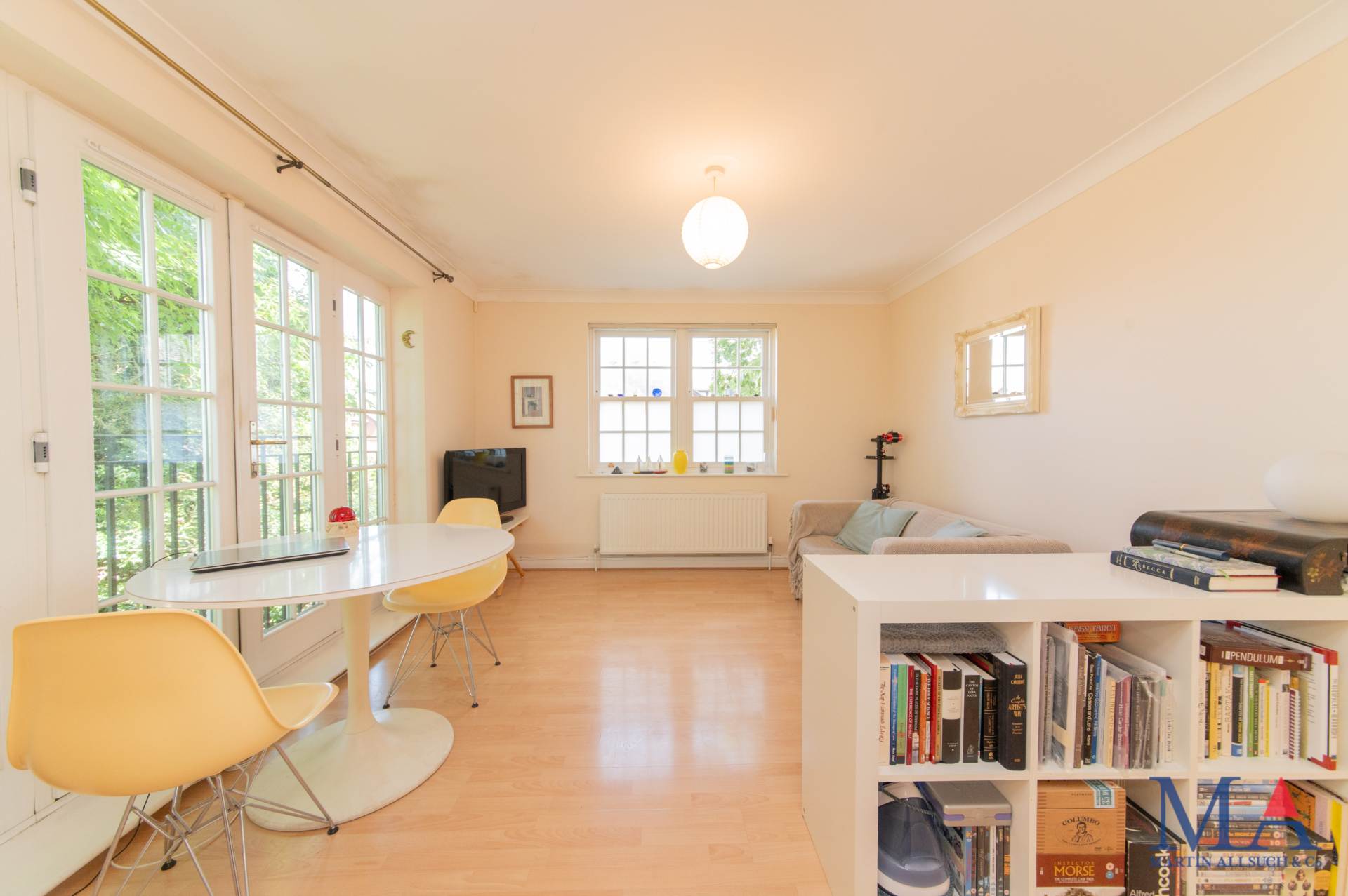 Additional Property Image 1 bedroom Flat for sale in Elstree 2