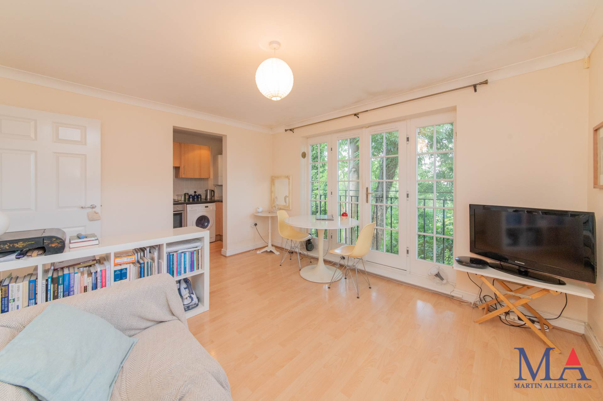 Additional Property Image 1 bedroom Flat for sale in Elstree 4
