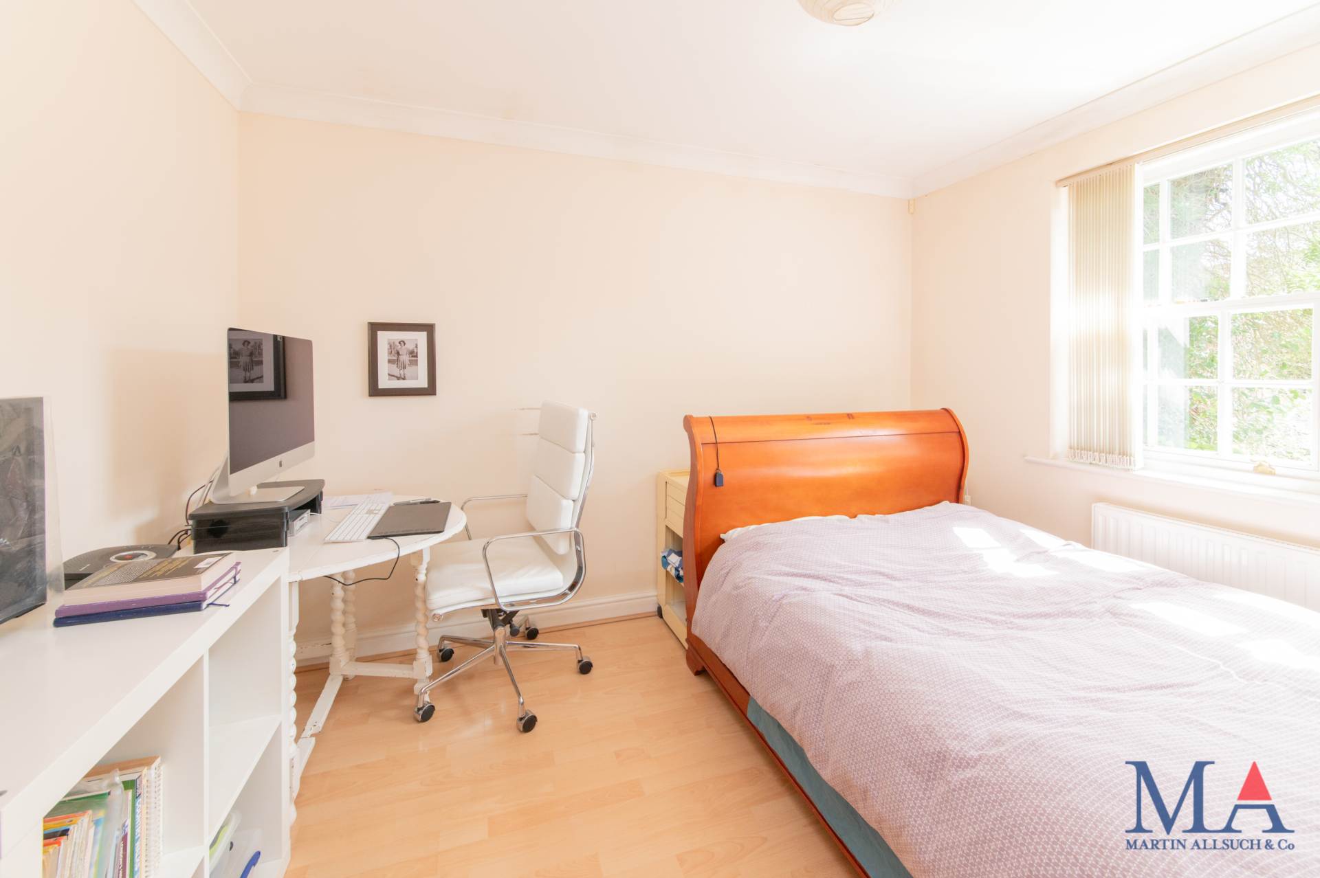 Additional Property Image 1 bedroom Flat for sale in Elstree 6