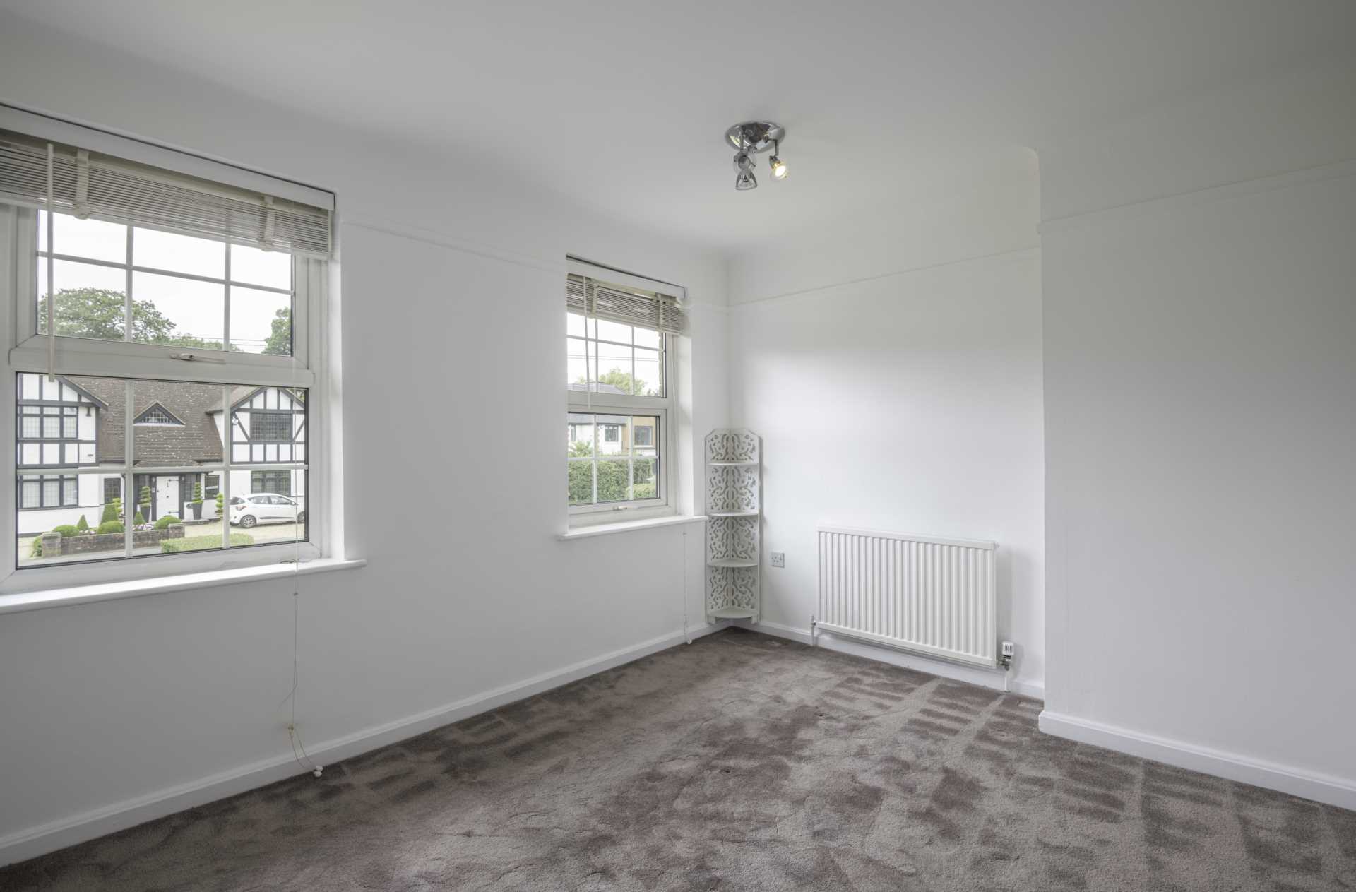 Additional Property Image 4 bedroom Semi Detached for sale in Borehamwood 9
