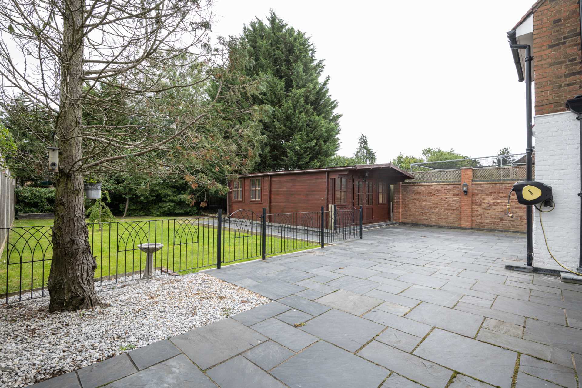 Additional Property Image 4 bedroom Semi Detached for sale in Borehamwood 12