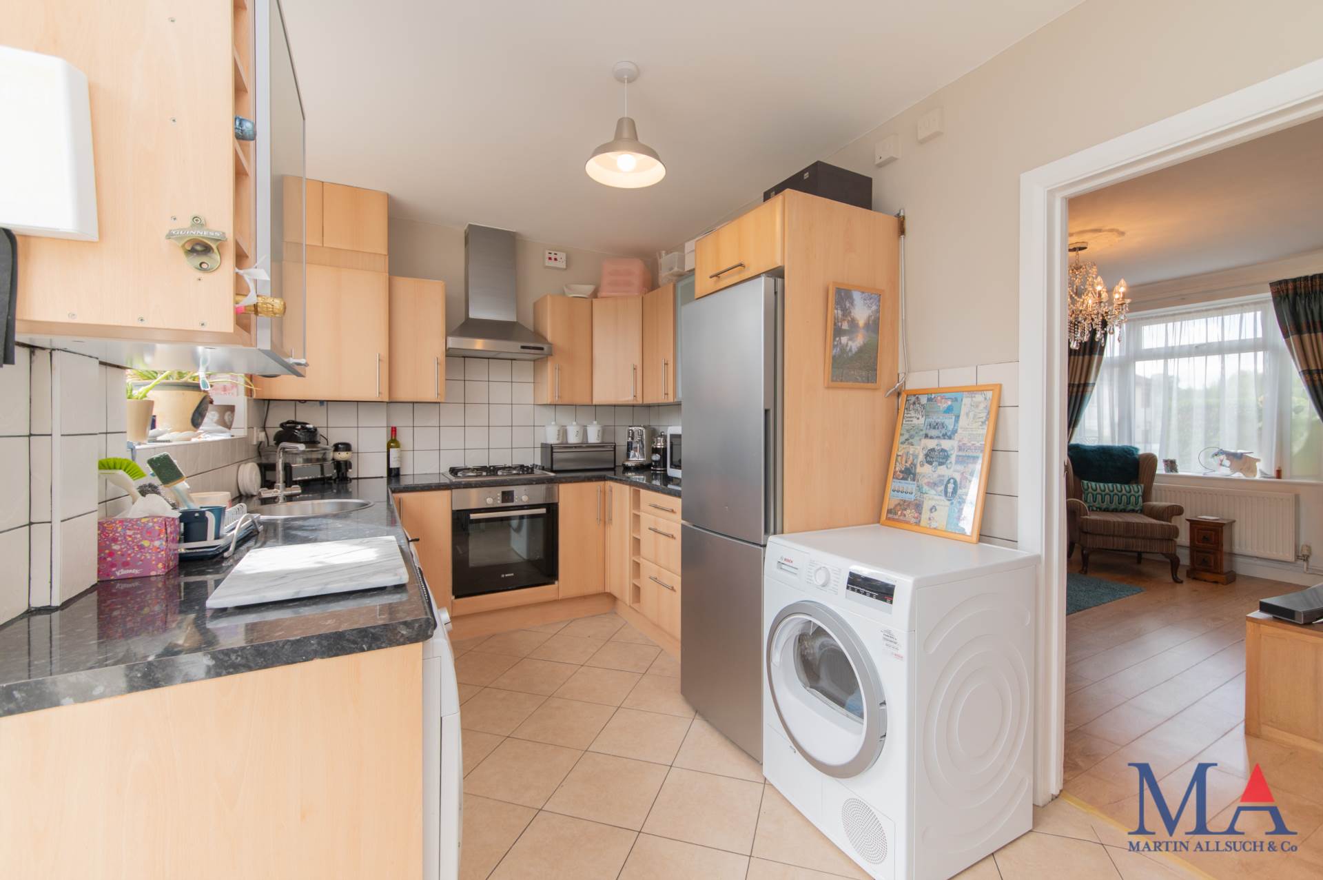 Additional Property Image 2 bedroom Semi Detached for sale in Borehamwood 8