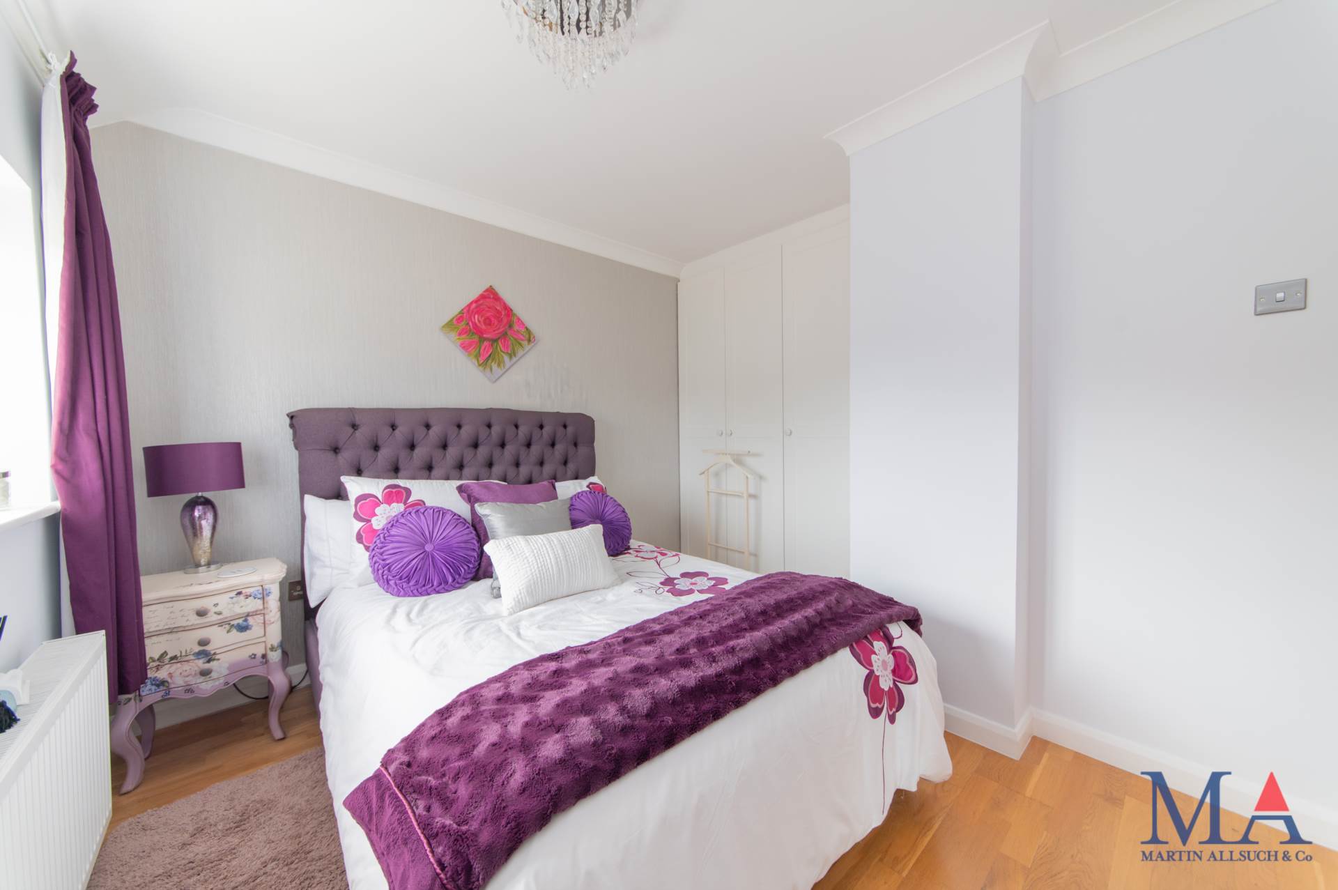 Additional Property Image 2 bedroom Semi Detached for sale in Borehamwood 12