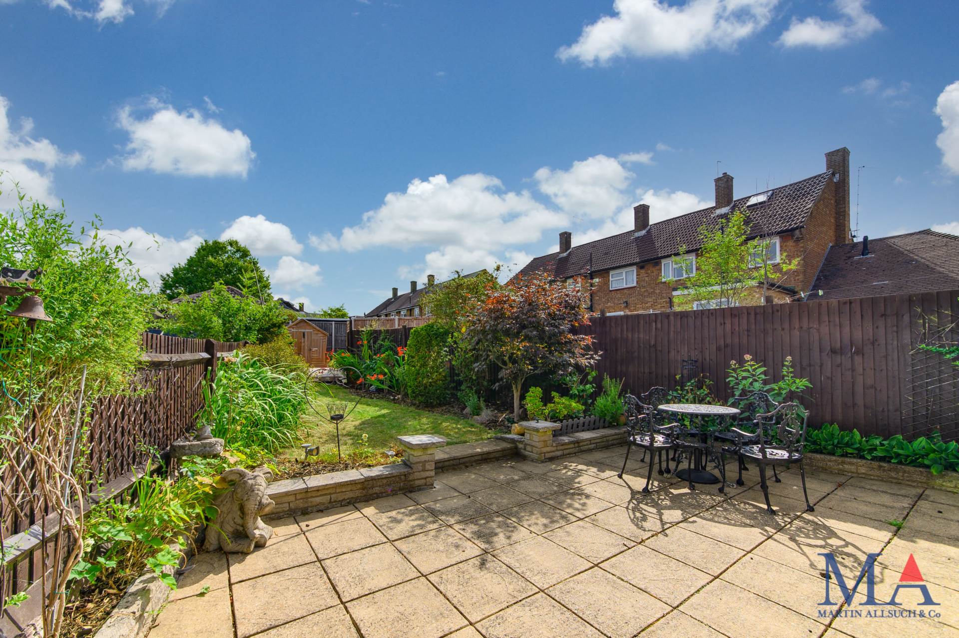 Additional Property Image 2 bedroom Semi Detached for sale in Borehamwood 17