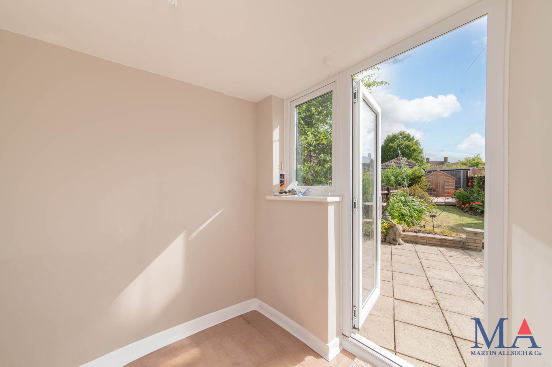 Additional Property Image 2 bedroom Semi Detached for sale in Borehamwood 18