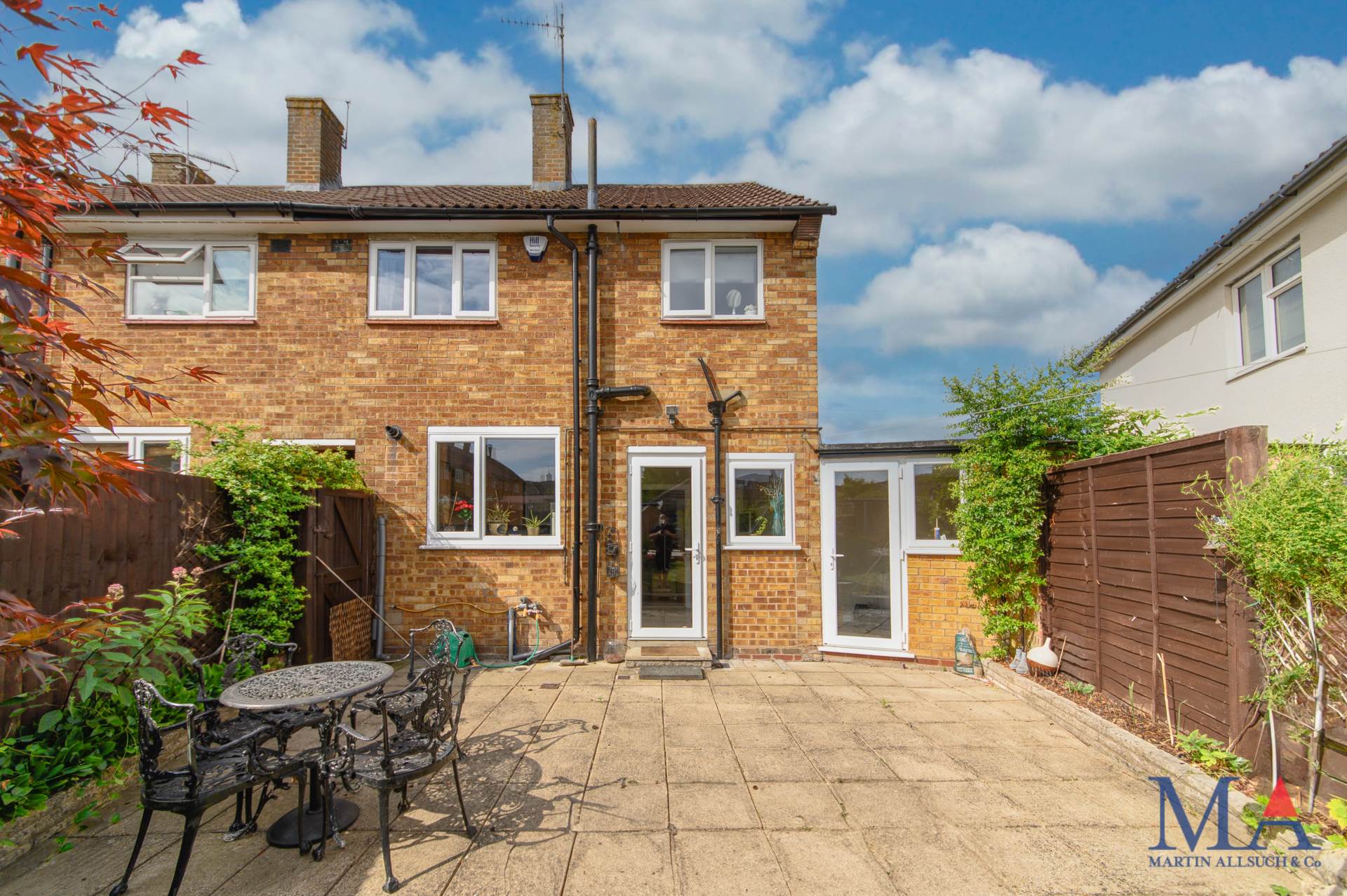 Additional Property Image 2 bedroom Semi Detached for sale in Borehamwood 19