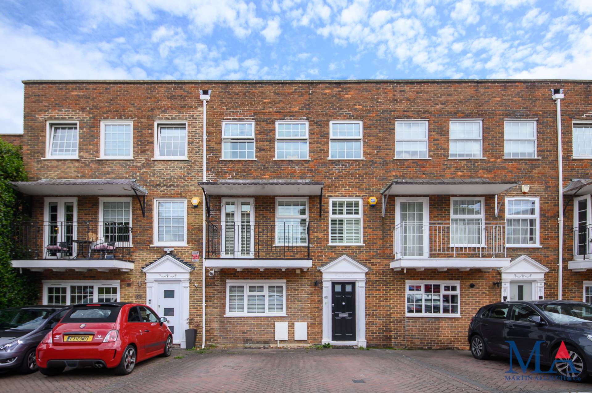 Additional Property Image 4 bedroom Town House for sale in Borehamwood 2