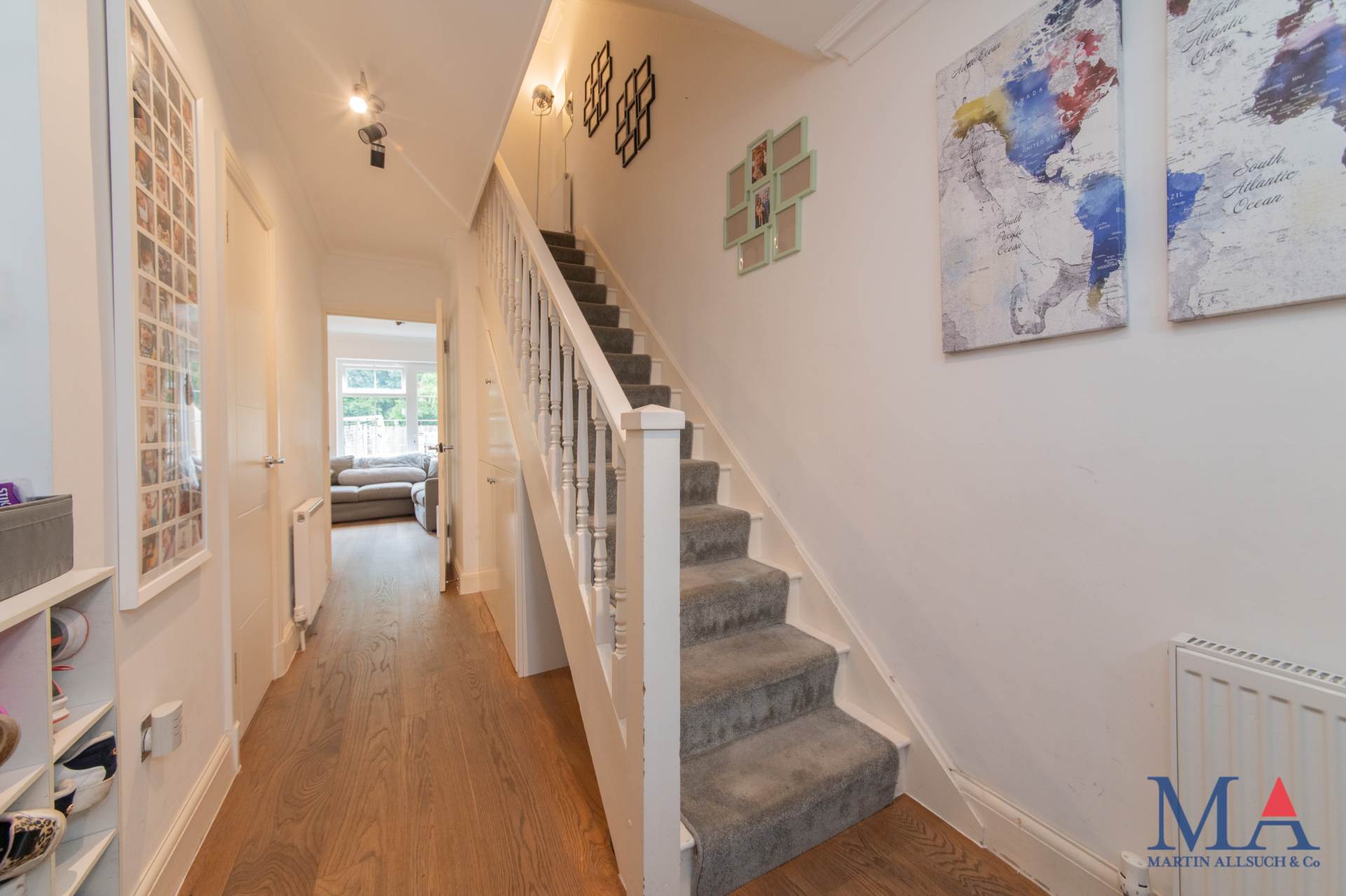 Additional Property Image 4 bedroom Town House for sale in Borehamwood 8
