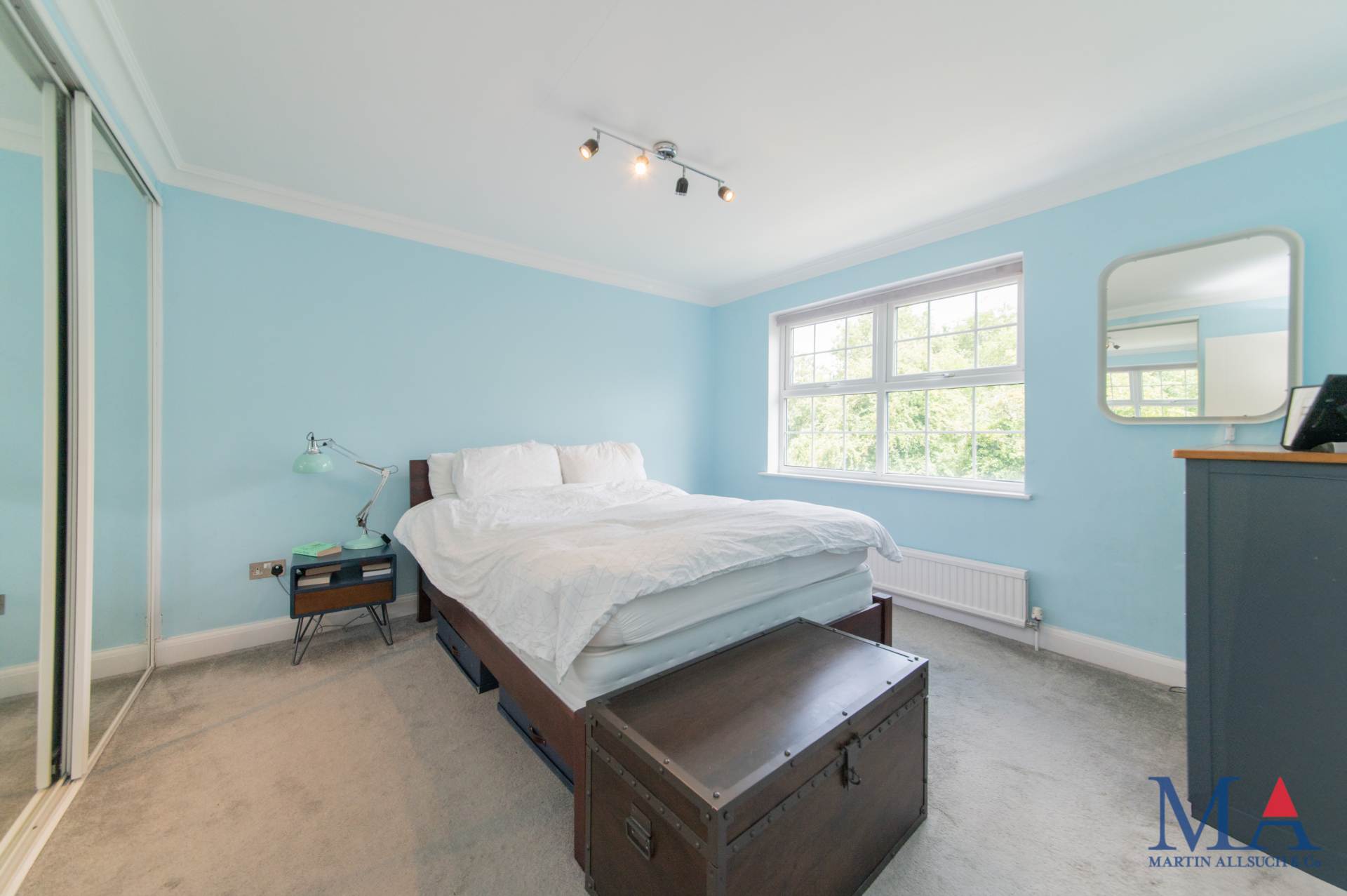 Additional Property Image 4 bedroom Town House for sale in Borehamwood 20