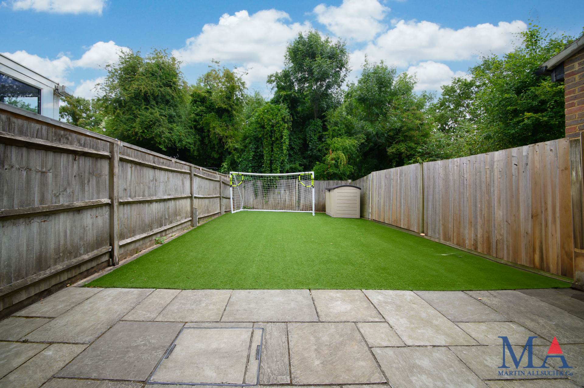 Additional Property Image 4 bedroom Town House for sale in Borehamwood 36