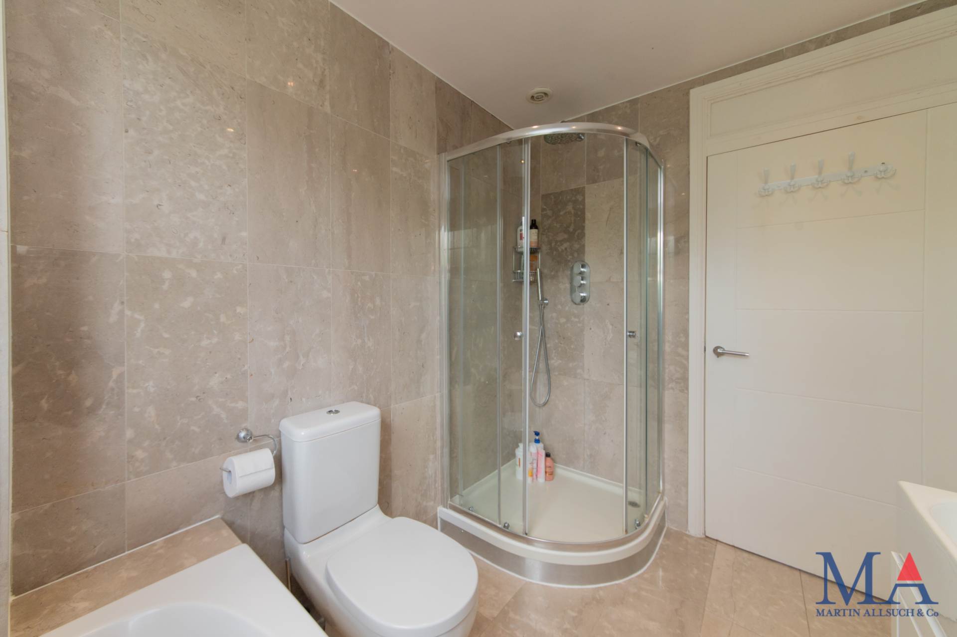 Additional Property Image 4 bedroom Town House for sale in Borehamwood 54