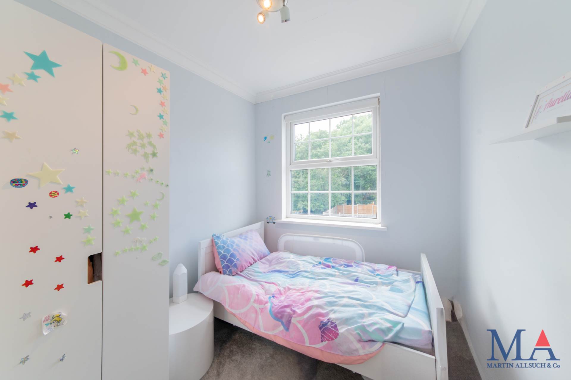 Additional Property Image 4 bedroom Town House for sale in Borehamwood 55