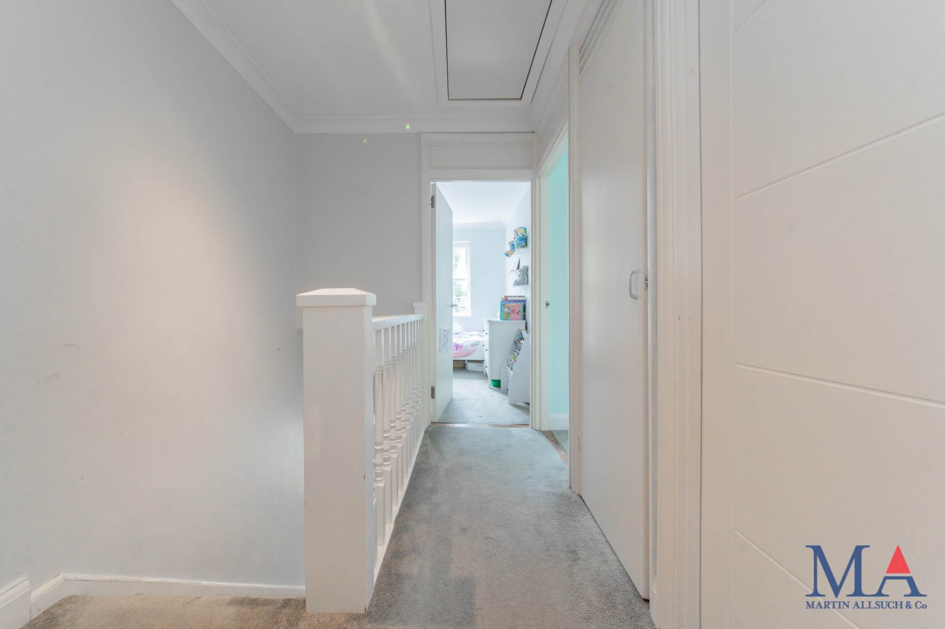 Additional Property Image 4 bedroom Town House for sale in Borehamwood 61