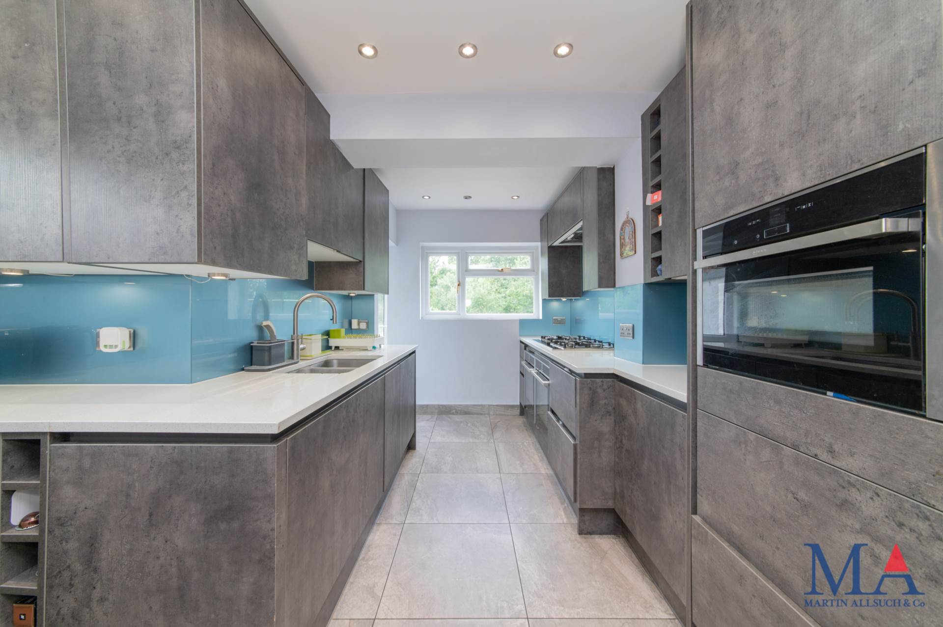 Additional Property Image 3 bedroom Semi Detached for sale in Borehamwood 3