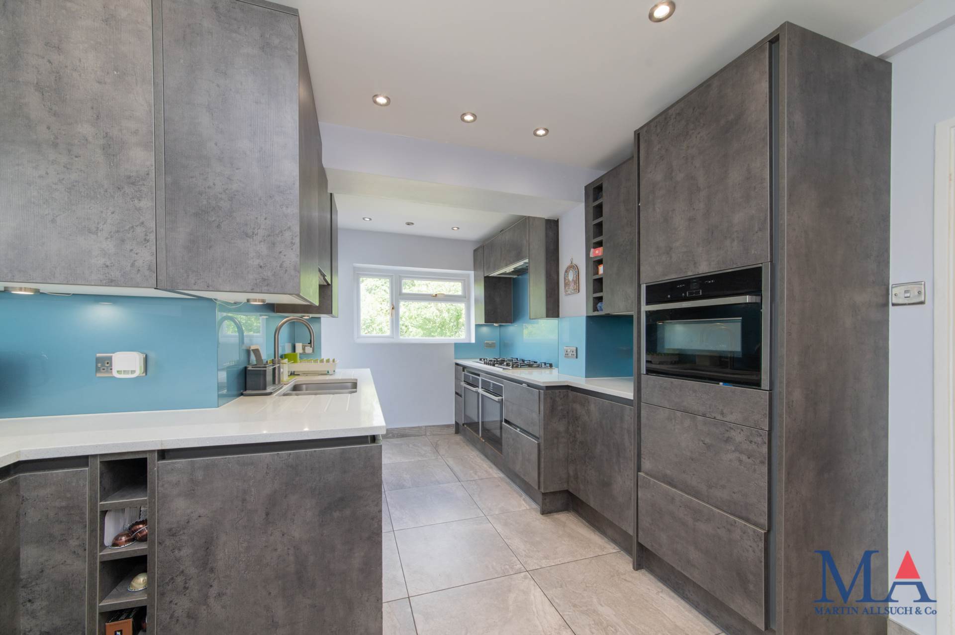 Additional Property Image 3 bedroom Semi Detached for sale in Borehamwood 4