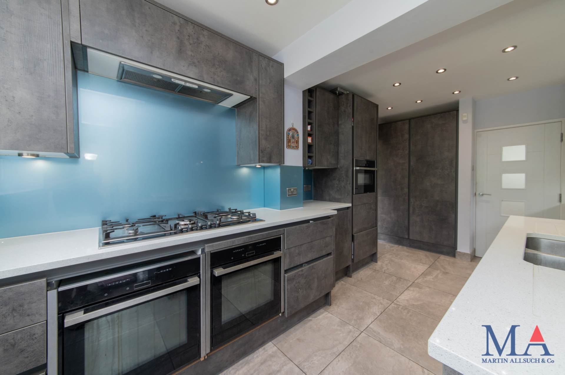 Additional Property Image 3 bedroom Semi Detached for sale in Borehamwood 5