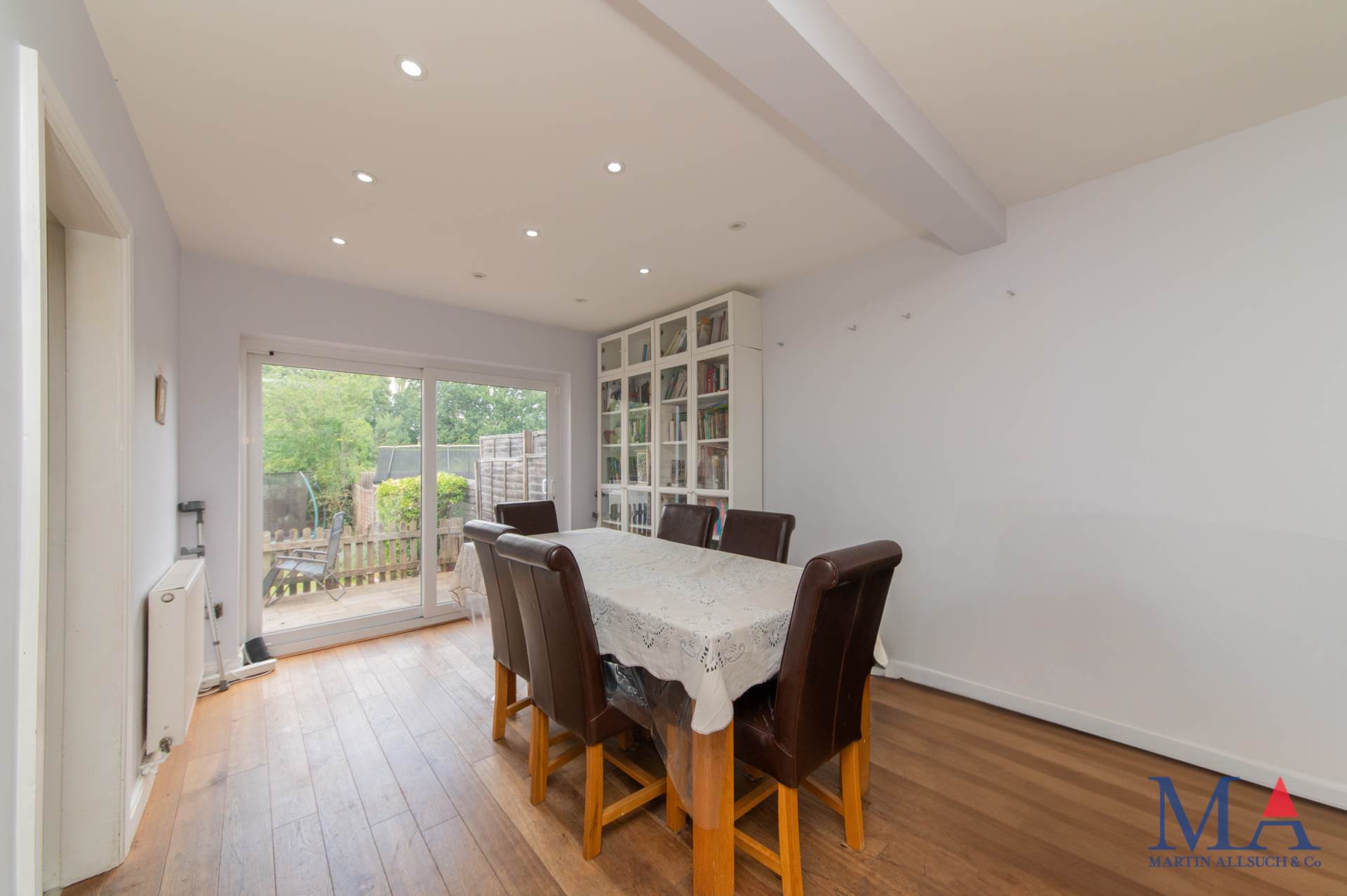Additional Property Image 3 bedroom Semi Detached for sale in Borehamwood 9