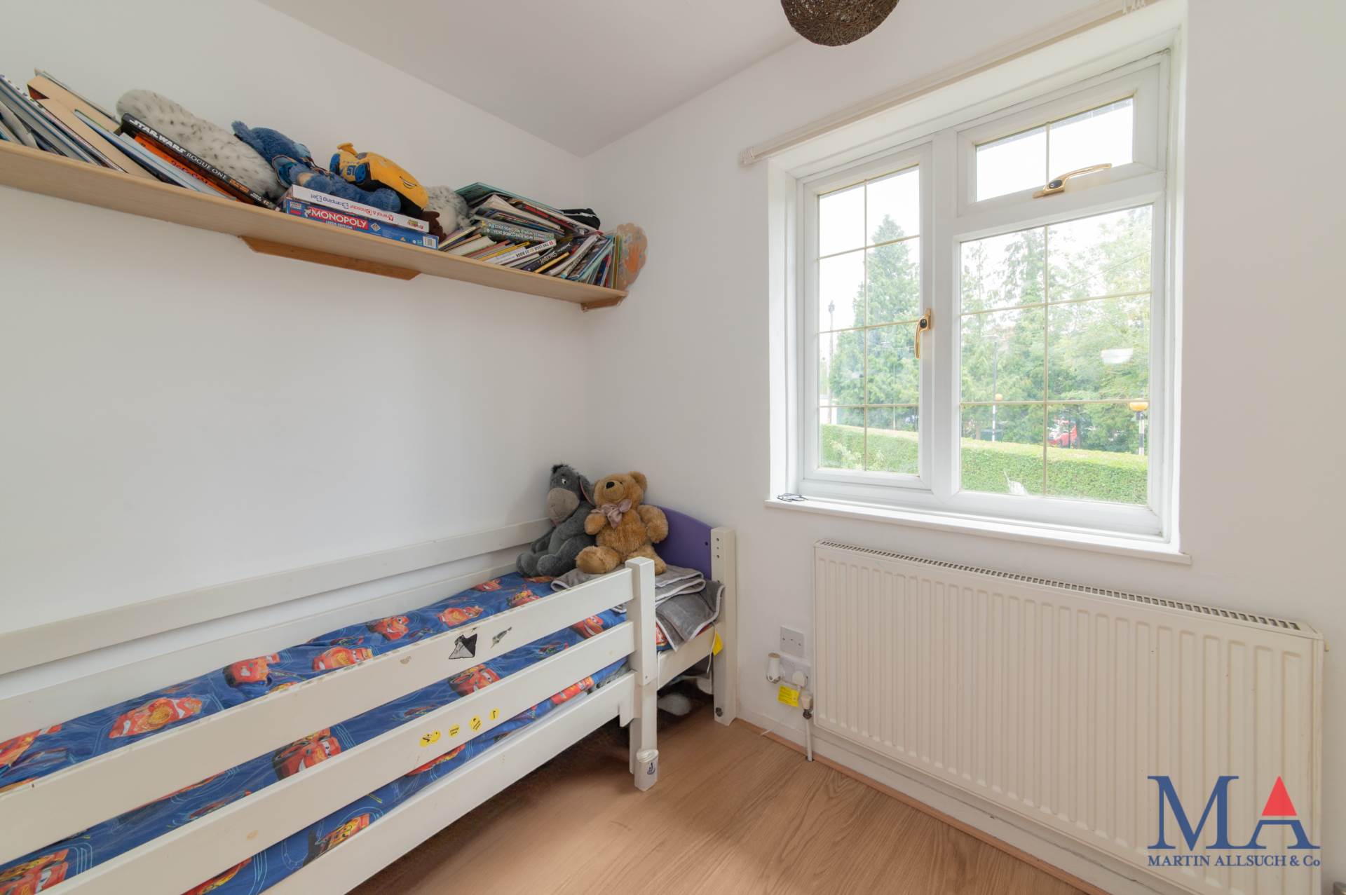 Additional Property Image 3 bedroom Semi Detached for sale in Borehamwood 13