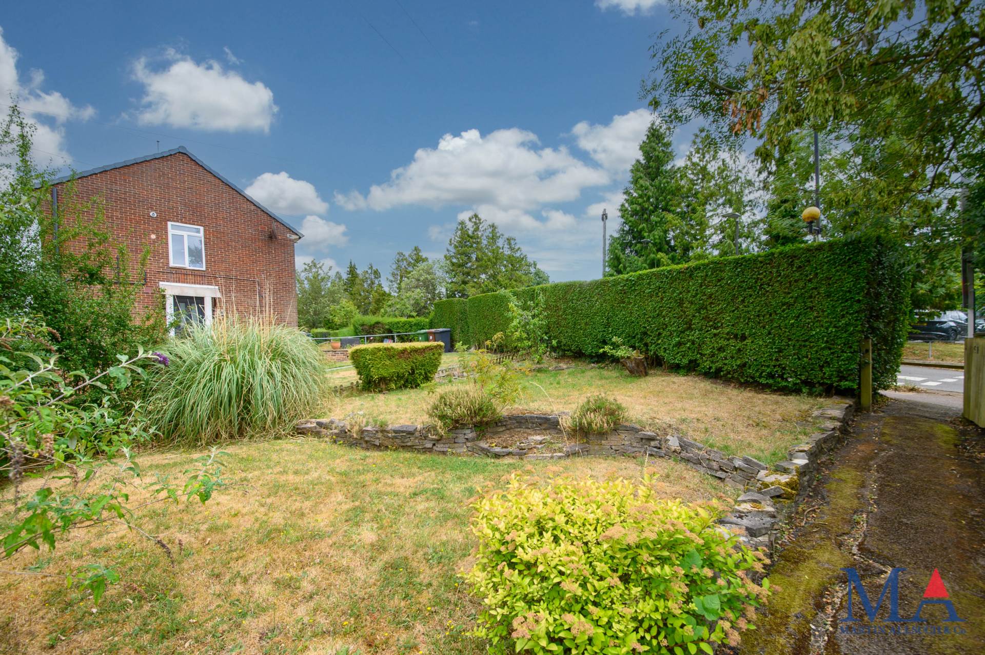 Additional Property Image 3 bedroom Semi Detached for sale in Borehamwood 21