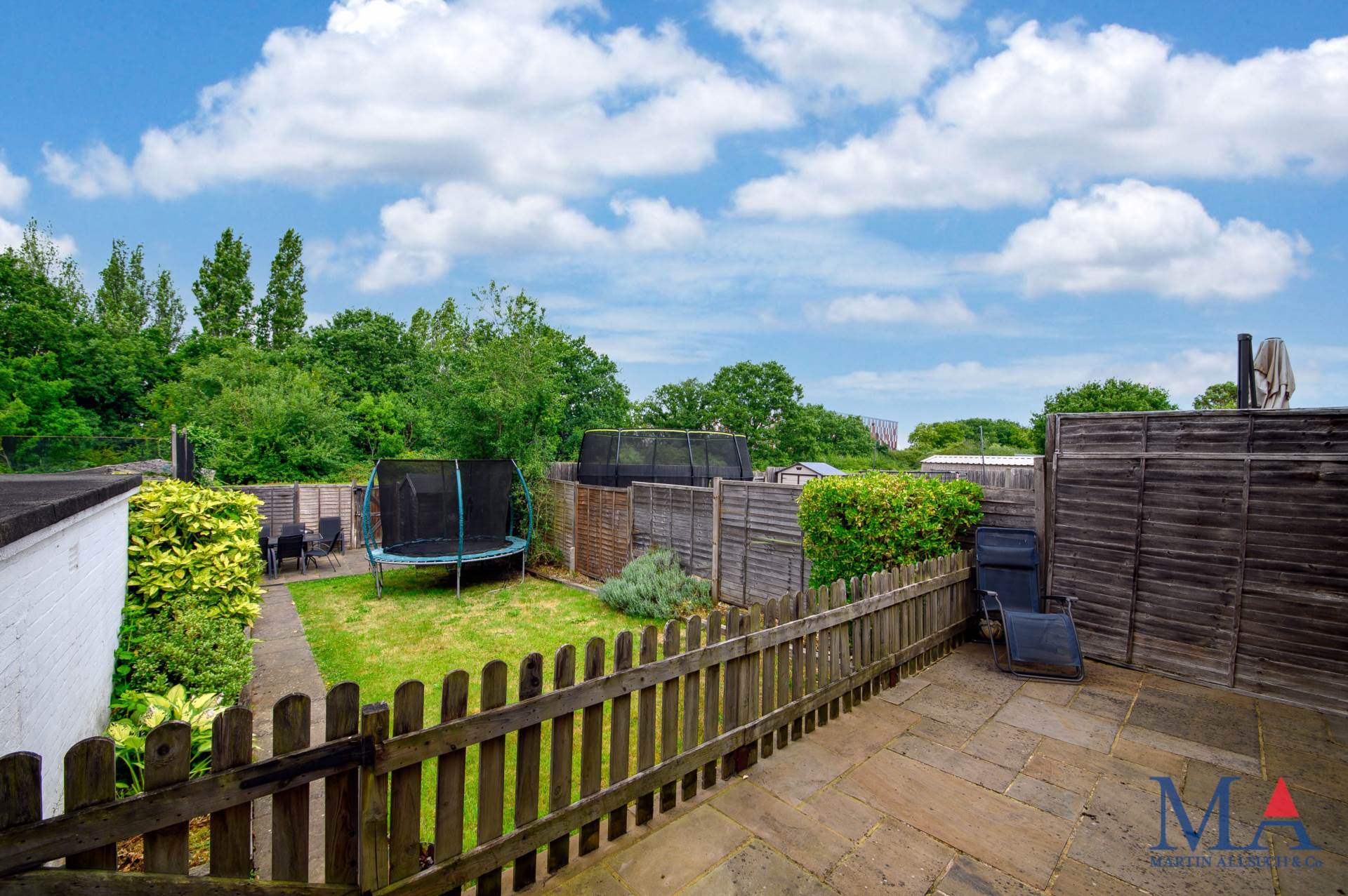 Additional Property Image 3 bedroom Semi Detached for sale in Borehamwood 22