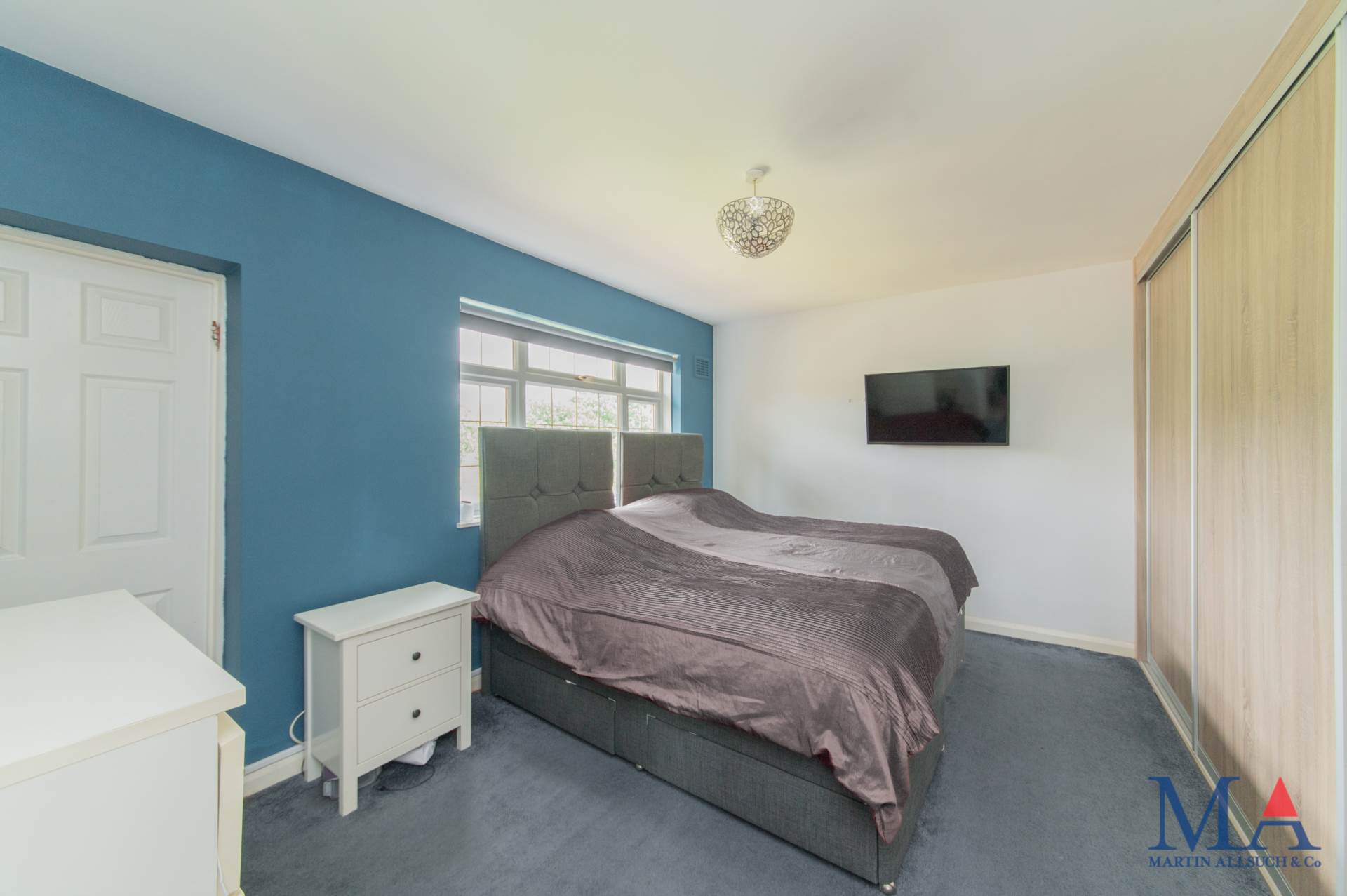 Additional Property Image 3 bedroom Semi Detached for sale in Borehamwood 24