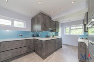 3 bedroom Semi Detached for sale in Borehamwood