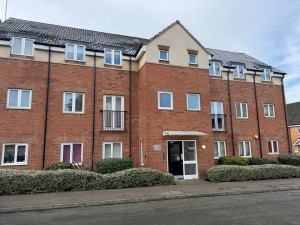 2 bedroom Flat for sale in Borehamwood