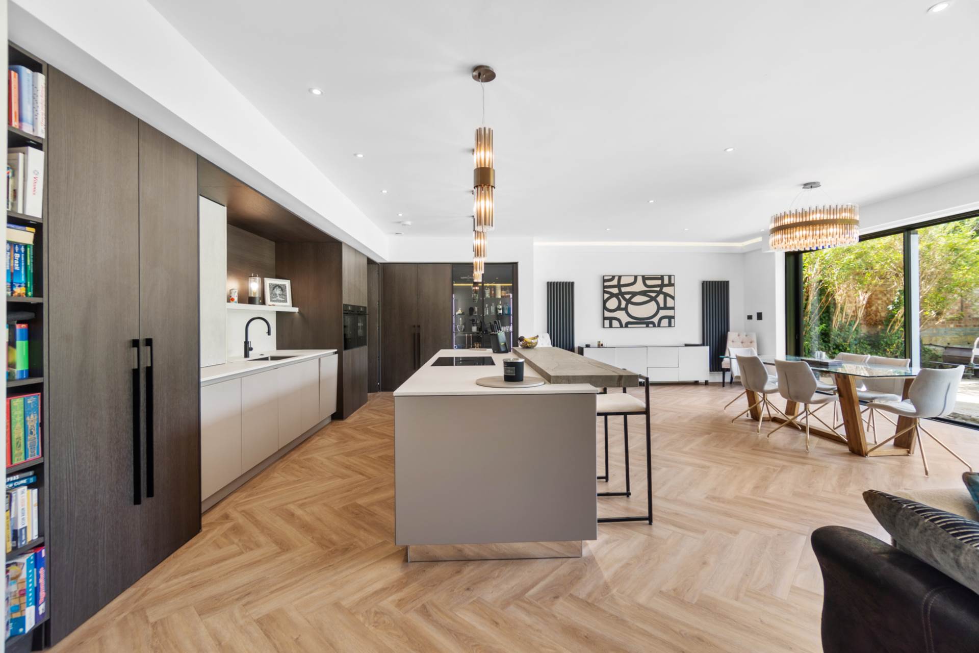 Additional Property Image 5 bedroom Detached for sale in Borehamwood 3