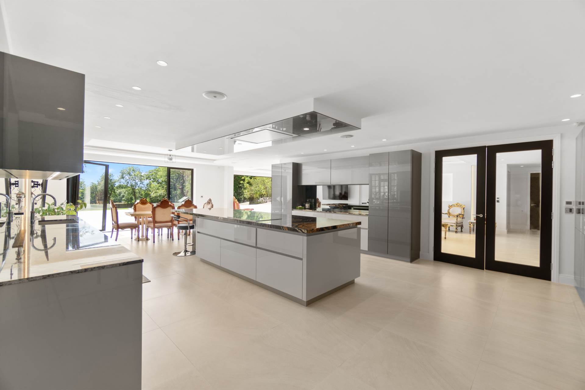 Additional Property Image 8 bedroom Detached for sale in Borehamwood 4